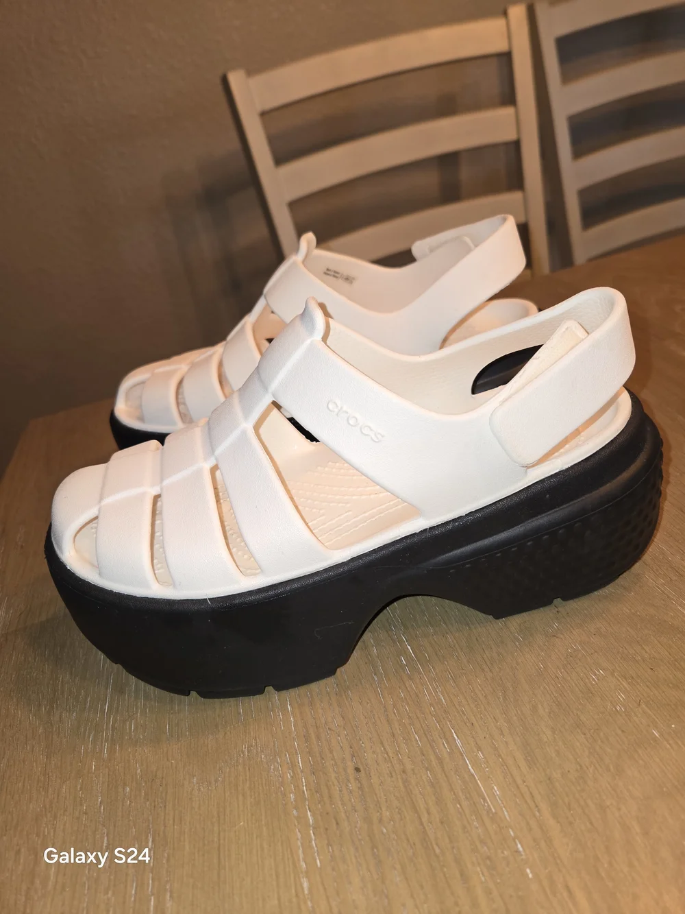 Crocs Women's White Platform Fisherman Sandals Stomp Sz 7